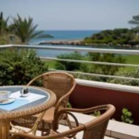 Sentido Kouzalis מלון 4*